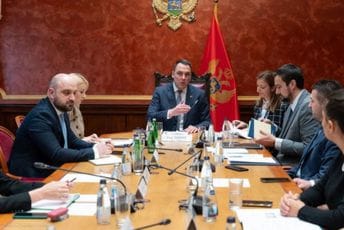 Predstavljeno trenutno stanje u pristupnim pregovorima Crne Gore i EU Predstavljeno trenutno stanje u pristupnim pregovorima Crne Gore i EU