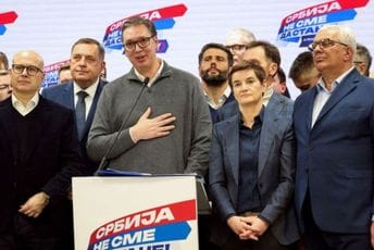 Kako vezati kravatu? NOĆ IZBORA U SRBIJI 2023: Srpski svet na okupu