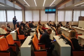 Bez izbora potpredsjednice, sjednica SO Budva prekinuta nakon 10 minuta Bez izbora potpredsjednice, sjednica SO Budva prekinuta nakon 10 minuta