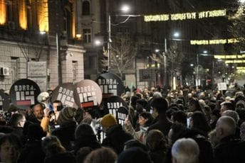 Beograd: Šesti protest ispred RIK-a, štrajk glađu počeo i Željko Veselinović Beograd: Šesti protest ispred RIK-a, štrajk glađu počeo i Željko Veselinović