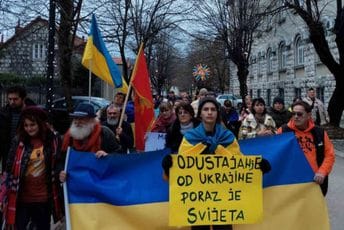Održana nova šetnja na Cetinju: "Odustajanje od Ukrajine poraz je svijeta" Održana nova šetnja na Cetinju: "Odustajanje od Ukrajine poraz je svijeta"