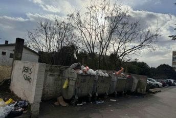 Podgorica i dalje zatrpana smećem (FOTO)