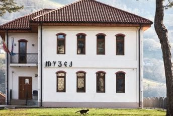 Stotine hiljada za radove, a baština još trune u kontejneru Stotine hiljada za radove, a baština još trune u kontejneru