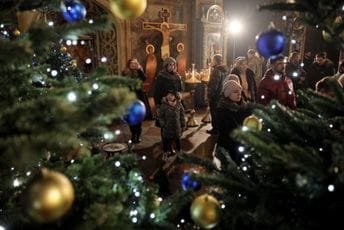 Ukrajinci prvi put slave Božić 25. decembra Ukrajinci prvi put slave Božić 25. decembra