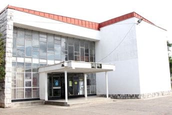 Bošković u srijedu štrajkuje glađu ispred Ministarstva prosvjete: Prinuđen sam na ove mjere Bošković u srijedu štrajkuje glađu ispred Ministarstva prosvjete: Prinuđen sam na ove mjere