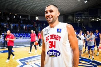 U subotu briljirao protiv Budućnost Volija, a od danas je opet u njihovim redovima: Kamenjaš se vraća u plavo-bijeli dres U subotu briljirao protiv Budućnost Volija, a od danas je opet u njihovim redovima: Kamenjaš se vraća u plavo-bijeli dres