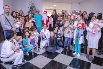 Najveća radost i poseban dan sa 93 bebe Najveća radost i poseban dan sa 93 bebe