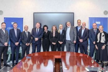 Radović održala sastanak sa bankama: Očuvanje stabilnosti i povjerenja u naš finansijski sistem jedan od najvažnijih zadataka Radović održala sastanak sa bankama: Očuvanje stabilnosti i povjerenja u naš finansijski sistem jedan od najvažnijih zadataka