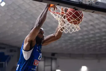 Nevjerovatno: Budućnost Voli bila na plus 15, pa u finišu poražena od Kluža Nevjerovatno: Budućnost Voli bila na plus 15, pa u finišu poražena od Kluža