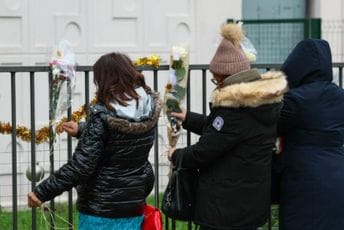 Francuska: Muškarac koji je ubio suprugu i četvoro djece kazao kako je čuo glasove, ima dužu istoriju psihičkih problema Francuska: Muškarac koji je ubio suprugu i četvoro djece kazao kako je čuo glasove, ima dužu istoriju psihičkih problema
