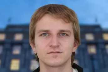 Ubica iz Praga ostavio pismo, u njemu je priznao da je ubio muškarca i njegovu malu bebu Ubica iz Praga ostavio pismo, u njemu je priznao da je ubio muškarca i njegovu malu bebu