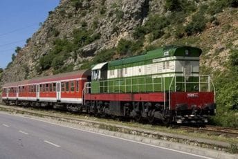 Sve do naše granice: Albanija ulaže stotine miliona u obnovu pruge na sjeveru Sve do naše granice: Albanija ulaže stotine miliona u obnovu pruge na sjeveru