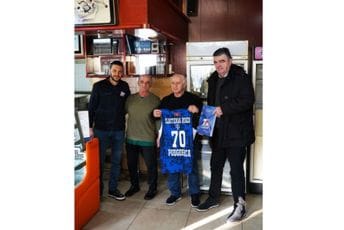 Nezaobilazna stanica svih koji nose plavo bijelu boju u srcu: KK Budućnost Voli se oprostio od "Korza" Nezaobilazna stanica svih koji nose plavo bijelu boju u srcu: KK Budućnost Voli se oprostio od "Korza"