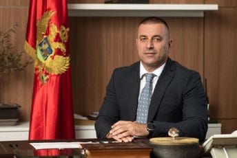 Braniće se sa slobode: Dejan Knežević izlazi iz zatvora Braniće se sa slobode: Dejan Knežević izlazi iz zatvora