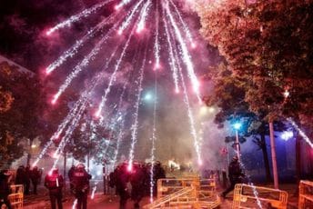 Francuska: Angažovano 90 hiljada policajaca za novogodišnju noć Ilustracija