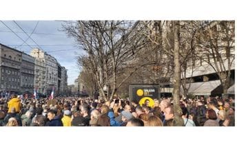 Beograd: Počeo protest kod Terazijske česme, mladi kod RIK-a pozdravljeni aplauzom Beograd: Počeo protest kod Terazijske česme, mladi kod RIK-a pozdravljeni aplauzom