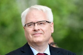 Josipović: Boljim odnosima Hrvatske i Srbije neće doprinijeti glorifikacija četnika i ustaša Josipović: Boljim odnosima Hrvatske i Srbije neće doprinijeti glorifikacija četnika i ustaša