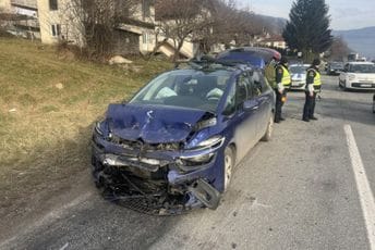 Lančani sudar kod Bijelog Polja: Povrijeđeno šest osoba, dvoje teže Lančani sudar kod Bijelog Polja: Povrijeđeno šest osoba, dvoje teže