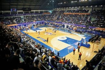 Barani nijesu odigrali loše, ali bili su daleko od iznenađenja: Partizan slavio u Topolici Barani nijesu odigrali loše, ali bili su daleko od iznenađenja: Partizan slavio u Topolici