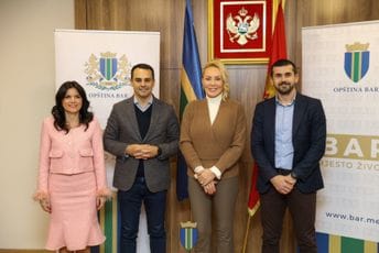 Raičević: U Baru gostuju najveće zvijezde, ovogodišnji doček dokaz da izrasta u grad koji nudi kvalitetnu zabavu Raičević: U Baru gostuju najveće zvijezde, ovogodišnji doček dokaz da izrasta u grad koji nudi kvalitetnu zabavu