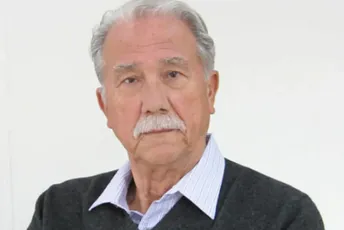 Teatar apsurda u režiji SPC: Kad popovi pišu istoriju, a zločinci postaju junaci