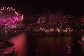 Spektakularnim vatrometom Australija obilježila ulazak u 2024. godinu Spektakularnim vatrometom Australija obilježila ulazak u 2024. godinu