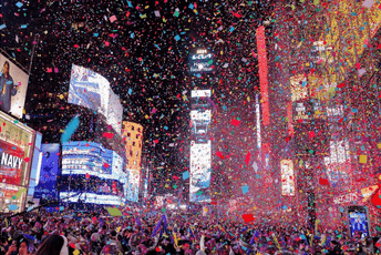 (VIDEO) Hiljade ljudi dočekalo Novu na Tajms skveru u Njujorku (VIDEO) Hiljade ljudi dočekalo Novu na Tajms skveru u Njujorku