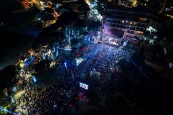 (FOTO/VIDEO) Herceg Novi energično „uplovio“ u 2024. uz Bregovića, Alena, Tifu i Ničim izazvan (FOTO/VIDEO) Herceg Novi energično „uplovio“ u 2024. uz Bregovića, Alena, Tifu i Ničim izazvan