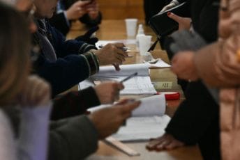 Srbija: Sjutra ponovno glasanje na još osam biračkih mjesta Srbija: Sjutra ponovno glasanje na još osam biračkih mjesta