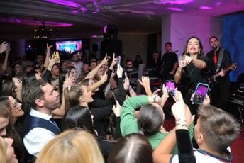 (FOTO) Severina podijelila poruke podrške: Hvala ti što voliš Crnu Goru (FOTO) Severina podijelila poruke podrške: Hvala ti što voliš Crnu Goru