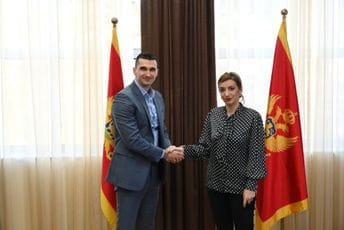 Jakšić-Stojanović: imaćemo potpuno modernizovan vozni park koji će omogućiti bezbjedan prevoz najmlađih Jakšić-Stojanović: imaćemo potpuno modernizovan vozni park koji će omogućiti bezbjedan prevoz najmlađih