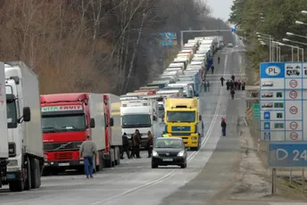 Poljski poljoprivrednici ponovo najavljuju blokadu granice sa Ukrajinom Poljski poljoprivrednici ponovo najavljuju blokadu granice sa Ukrajinom
