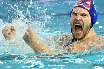 Peterci odlučivali i u derbiju naše grupe: Trijumf Hrvatske, Grci srušili Mađarsku, 'azuri' ubjedljivi Peterci odlučivali i u derbiju naše grupe: Trijumf Hrvatske, Grci srušili Mađarsku, 'azuri' ubjedljivi