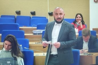 Zeković: Spaljivanje karnevala kao nastavak nacionalističke propagande Zeković: Spaljivanje karnevala kao nastavak nacionalističke propagande