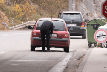 Srpske tablice na Kosovu ubrzo bez stikera, Kurti i dalje nepovjerljiv prema Beogradu Srpske tablice na Kosovu ubrzo bez stikera, Kurti i dalje nepovjerljiv prema Beogradu