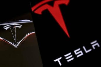 Tesla povlači više od 1,6 miliona vozila u Kini Tesla povlači više od 1,6 miliona vozila u Kini