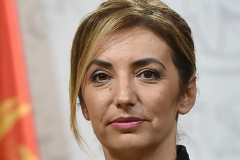 Jakšić-Stojanović: U obrazovnom sistemu ne smije biti ,,naših“ i ,,vaših“ Jakšić-Stojanović: U obrazovnom sistemu ne smije biti ,,naših“ i ,,vaših“