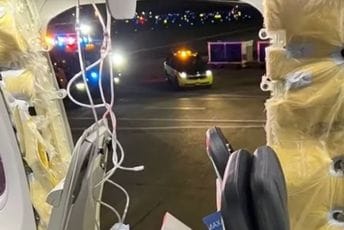 Kompanija prizemljila svoje Boinge 737-9, nakon što je jednom od aviona opao prozor tokom leta Kompanija prizemljila svoje Boinge 737-9, nakon što je jednom od aviona opao prozor tokom leta