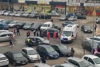 Podgorica: Jedna osoba povrijeđena u sudaru dva automobila