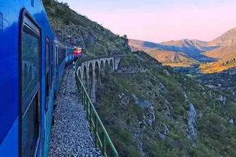 Veliko kašnjenje: Voz iz Beograda stiže u Bar oko 20 časova