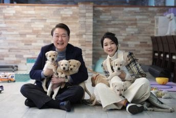 On je insistirao na konačnoj zabrani: Predsjednik Koreje ima čak šest pasa i osam mačaka On je insistirao na konačnoj zabrani: Predsjednik Koreje ima čak šest pasa i osam mačaka