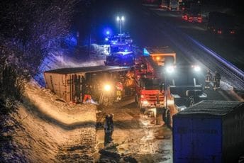 Haos u Sloveniji: Snažna oluja prevrnula nekoliko kamiona, otežano se saobraća