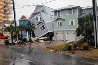 SAD: Snažna oluja na sjeveroistoku, skoro 700.000 ljudi bez struje SAD: Snažna oluja na sjeveroistoku, skoro 700.000 ljudi bez struje