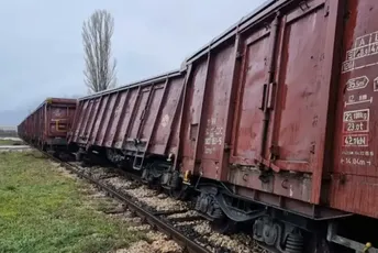 Utvrđuju uzrok iskliznića teretnog voza u Baru Utvrđuju uzrok iskliznića teretnog voza u Baru