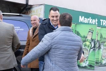 Održana tribina u Petnjici: Partijski izbori će pokazati kakvim kapacitetom raspolaže DPS Održana tribina u Petnjici: Partijski izbori će pokazati kakvim kapacitetom raspolaže DPS