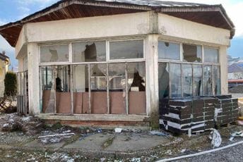 U Gusinju autobuska stanica služi za odlaganje sijena U Gusinju autobuska stanica služi za odlaganje sijena