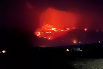 Požar kod Nikšića: Gori od jutros, večeras se proširio Požar kod Nikšića: Gori od jutros, večeras se proširio