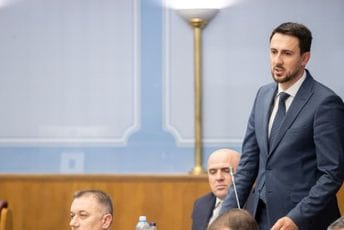 Smailović: Mandić da ne govori u ime parlamentarne većine, nema saglasnost BS