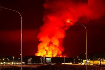 (VIDEO) Nova erupcija vulkana na Islandu, mještani evakuisani (VIDEO) Nova erupcija vulkana na Islandu, mještani evakuisani