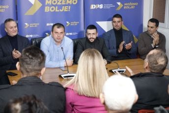 DPS u Šavniku: Mi smo jedina snaga koja može preokrenuti propadanje zemlje DPS u Šavniku: Mi smo jedina snaga koja može preokrenuti propadanje zemlje